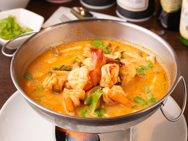 タイ料理&BAR Nippon1Square Cafeの写真1