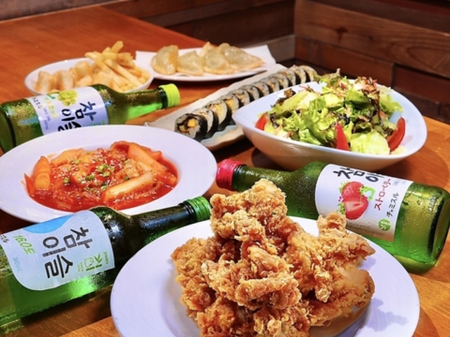 チキンアンドトマトダイニング 上野店の写真1