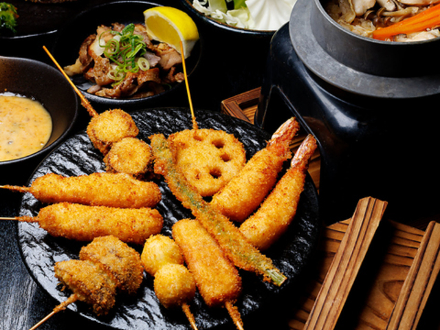 串カツ居酒屋デンの写真1