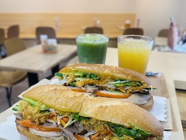 バインミー シンチャオ 西川口店の写真1