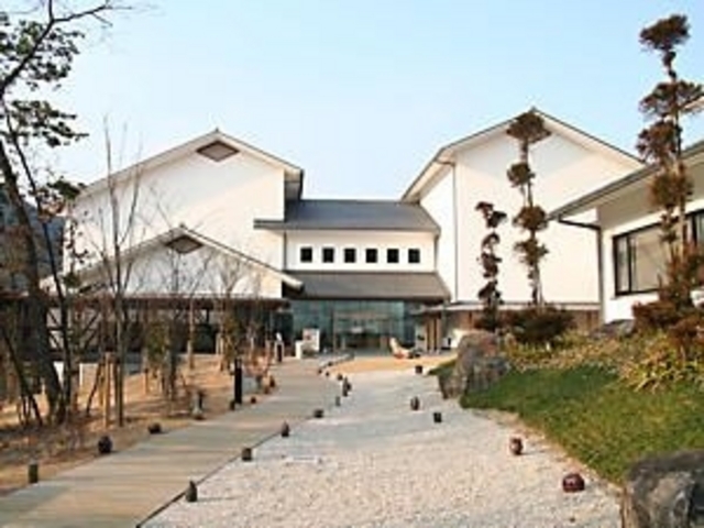 兵庫陶芸美術館