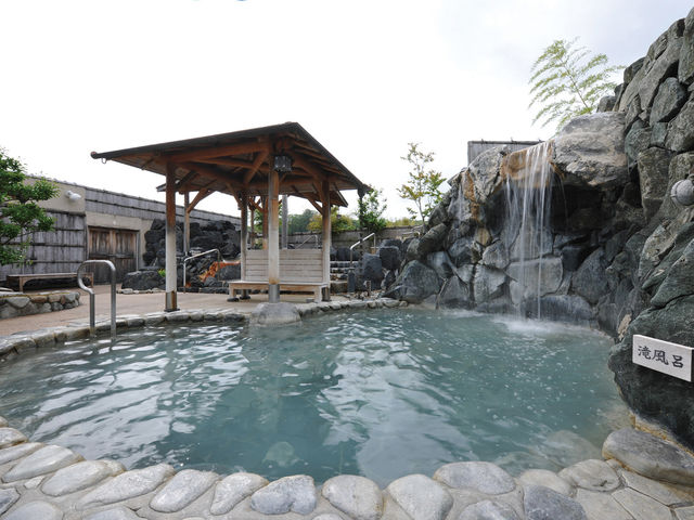 幸の湯 露天風呂_吉川温泉よかたん