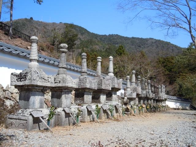京極家墓所の写真1