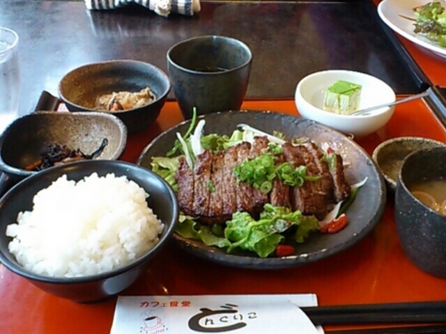 どんぐりこカフェ食堂