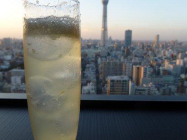ゆず果肉入りの簾ハイボールです_東武ホテルレバント東京 簾