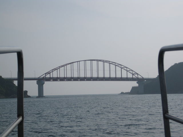 船から見た樺島大橋
_樺島一周クルージング