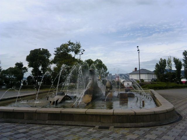 噴水と異人館_北公園