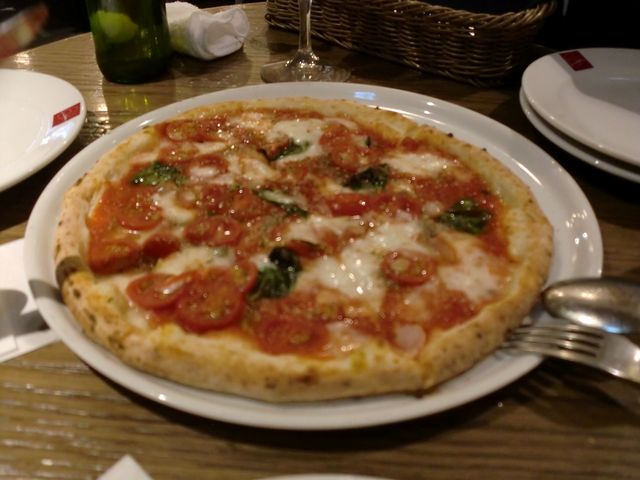 ナポリピザ_サルヴァトーレ クオモ SALVATORE CUOMO &BAR 新宿 野村ビル