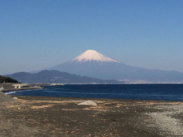 駿河湾に浮かぶ霊峰富士山_三保松原