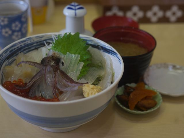 イカ丼は新鮮で美味しい_一花亭 たびじ