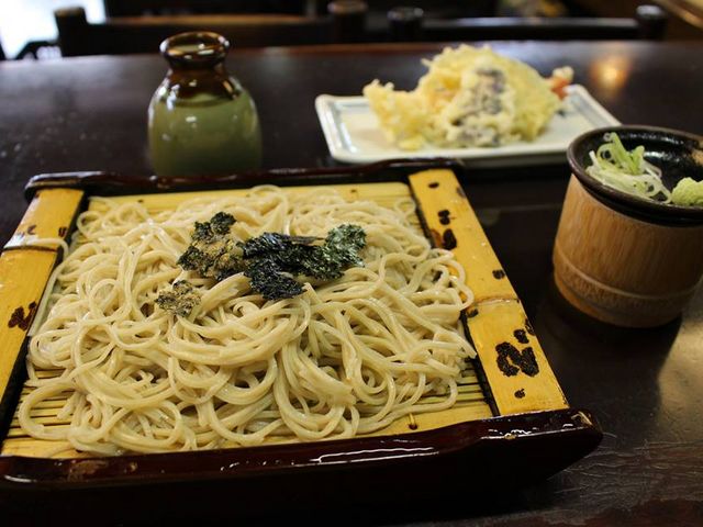 温かいお蕎麦も冷たいのも全部美味しい!_大丸