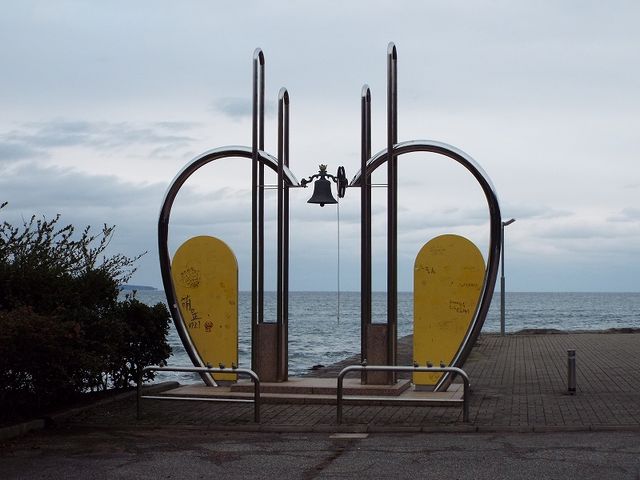 モニュメント_恋路海岸
