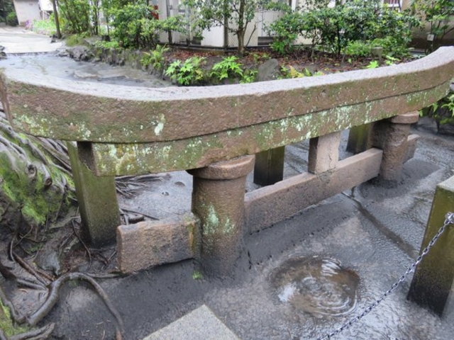 埋没鳥居_黒神埋没鳥居
