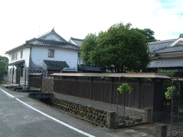 鏡田屋敷