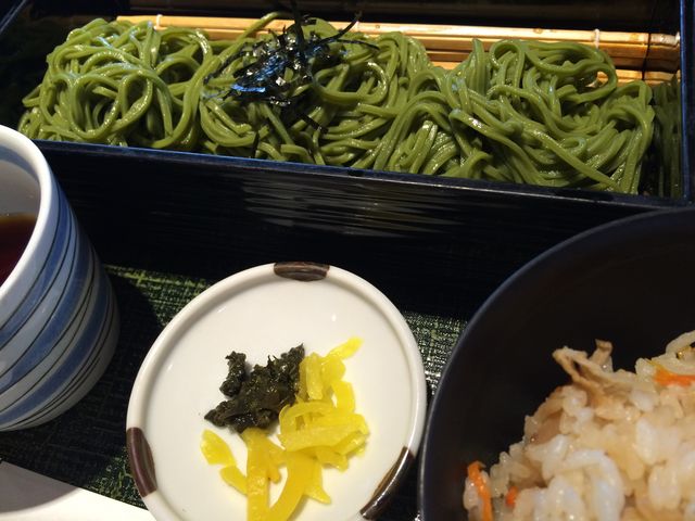 抹茶そば(ざる)_宇治茶 伊藤久右衛門