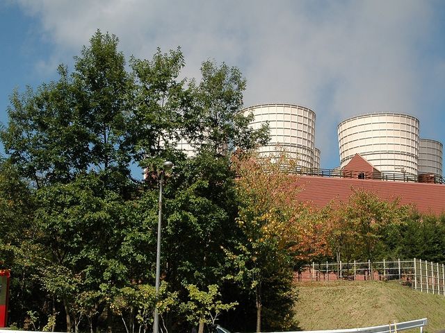 2005.10.12 11:00AM
柳津西山地熱発電所_柳津観光協会