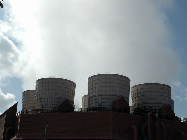 2005.10.12 11:00AM
柳津西山地熱発電所_柳津観光協会