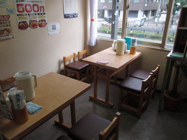 店内2階 椅子席_おはな丼丸 四谷店