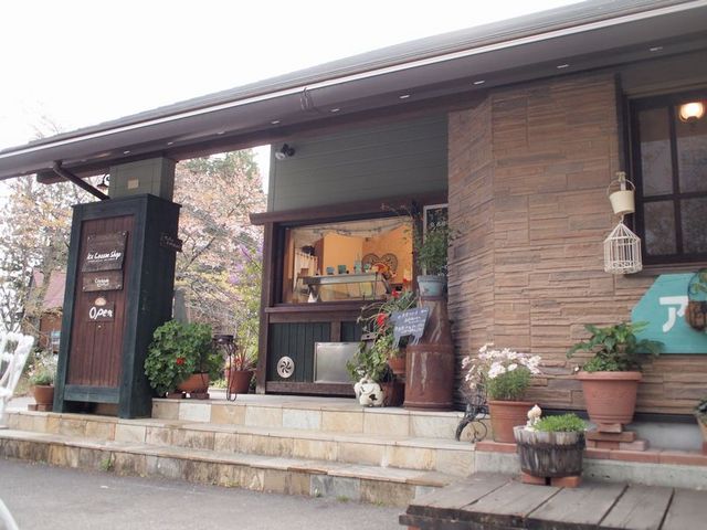 外観_アイスクリームショップ クリークサイド