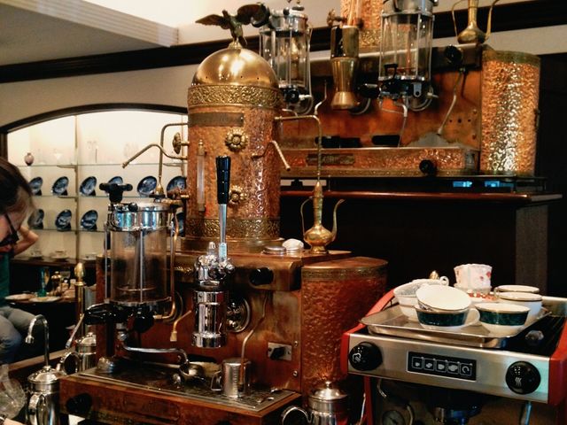歴史を感じるコーヒーメーカー_歐林洞 鎌倉本店