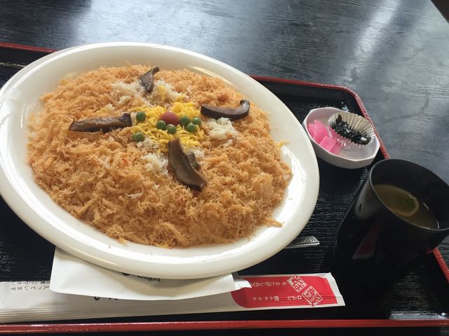 カニ飯大盛り。_ドライブインかなや