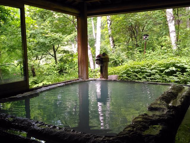 内湯に入った途端、素敵すぎてため息が。_笹屋