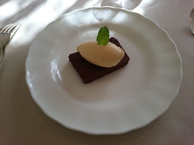 チョコレートのパティ_ファンベック・ナオト