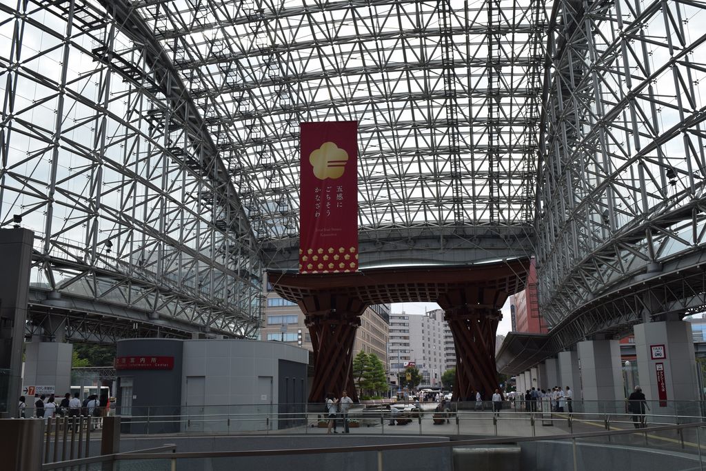 JR金沢駅