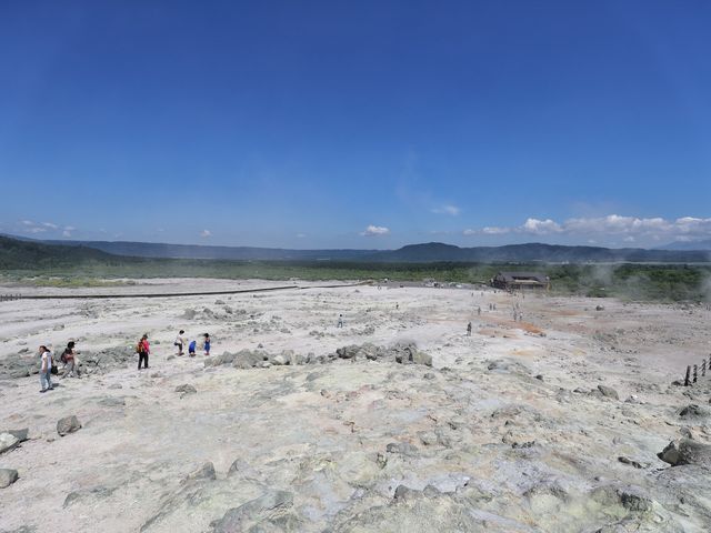 硫黄山に広がる砂地_硫黄山