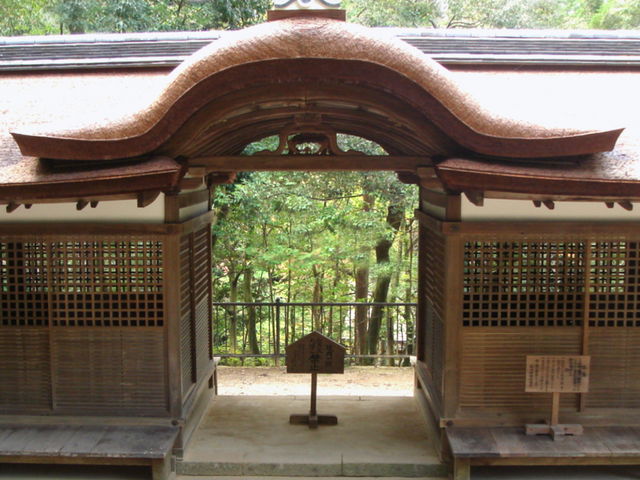 石上神宮摂社出雲建雄神社拝殿_石上神宮摂社出雲建雄神社拝殿