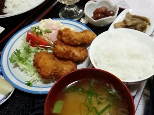 日替わり定食のホタテフライ定食。こちらも、竜飛りのサラダが付いておりました♪_福よし食堂