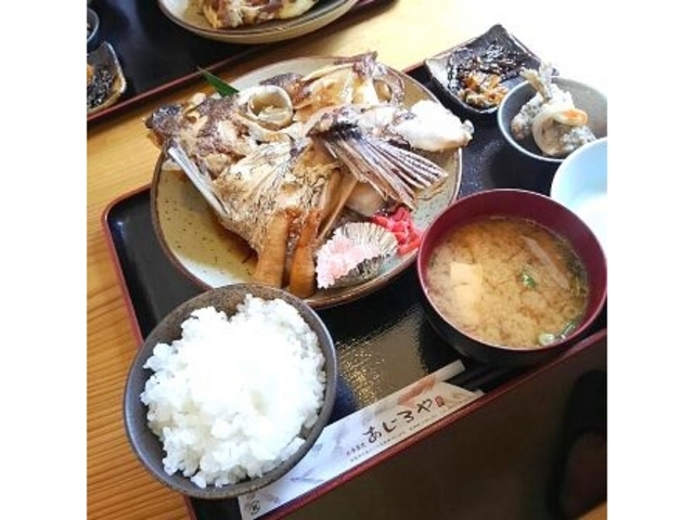 @_浦富海岸島めぐり遊覧船のりば食堂