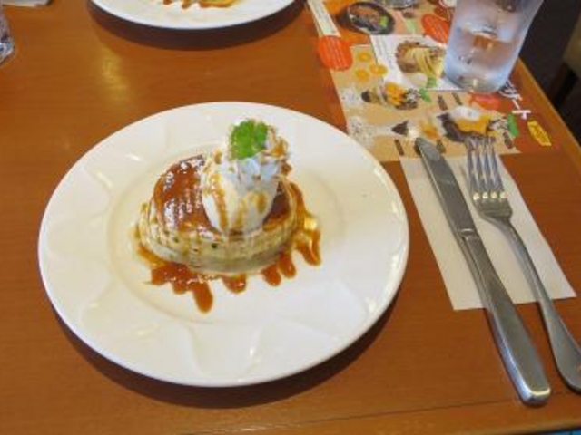 キャラメルパンケーキ_デニーズ豊橋花田店