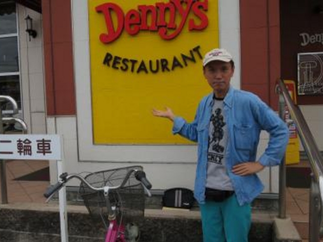 店の前で_デニーズ豊橋花田店