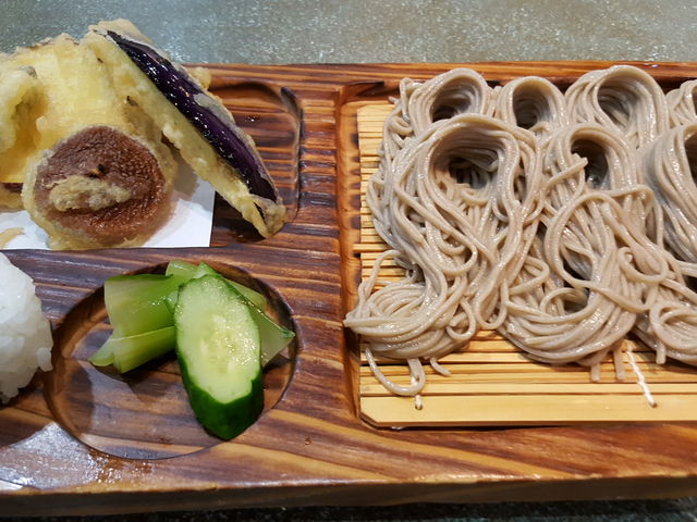小嶋屋総本店