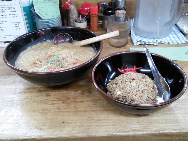 信州とチャーハン_信玄 南6条店