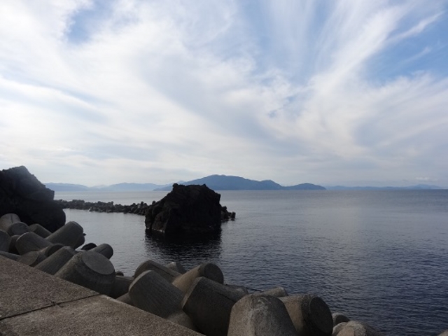 防波堤の向こうが海水浴場_糠海水浴場