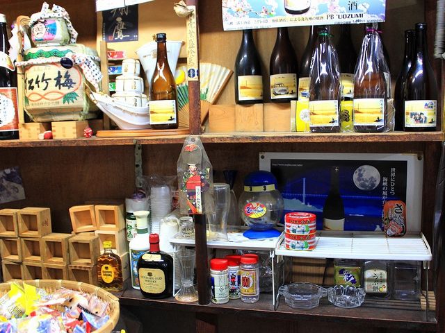 カウンターの向こう_魚住酒店