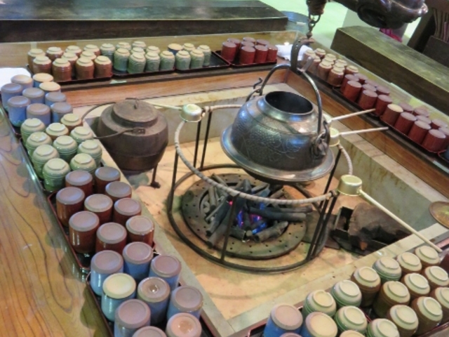 店内_羽二重餅の古里 マエダセイカ プリズム福井 水仙花店