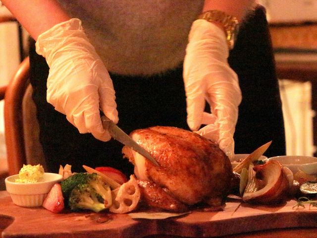 丸鳥は、店の人もしくは、お客さんがカット選択できます。
サイズが、大きくて最高です。_ブルーグロッソ Blue Grosso