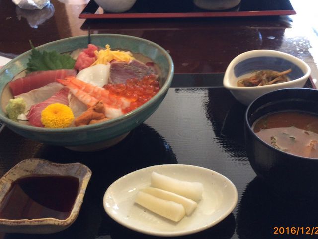 水曜日限定海鮮丼ランチ_和輔