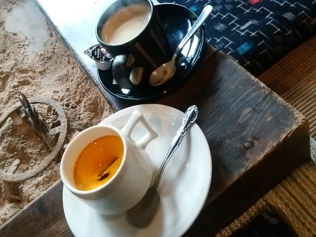 注文した紅茶とプリンです。_五平餅村(ごへいむら)