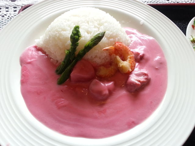 衝撃のピンクカレー_大榎庵