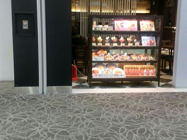 お店の入り口にあるディスプレイ_サンマルクカフェ イオンモール広島府中店