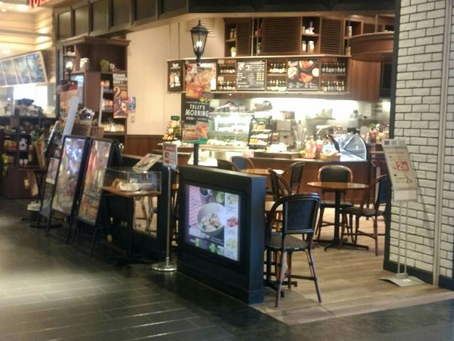 お店の入り口と外観_タリーズコーヒー広島ダイヤモンドシティ店