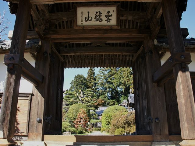山門からの境内_松源寺