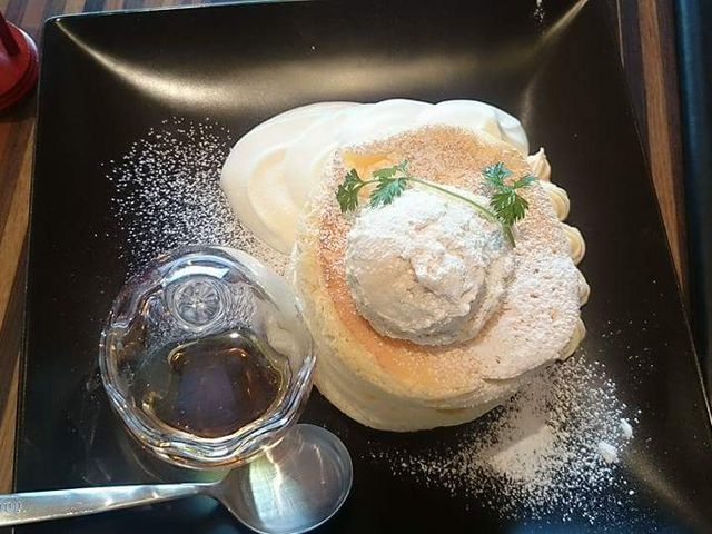 一日20食限定♪絶品!!
日の出たまごのプレミアムパンケーキ_たまごや
