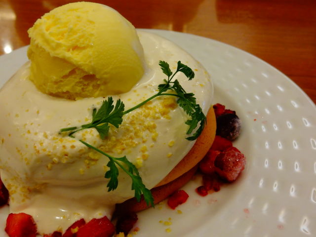 ホワイトデーパンケーキ_COCO'S 小浜店