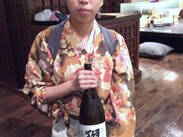 店員さんの服装です_魚貝三昧 げん屋