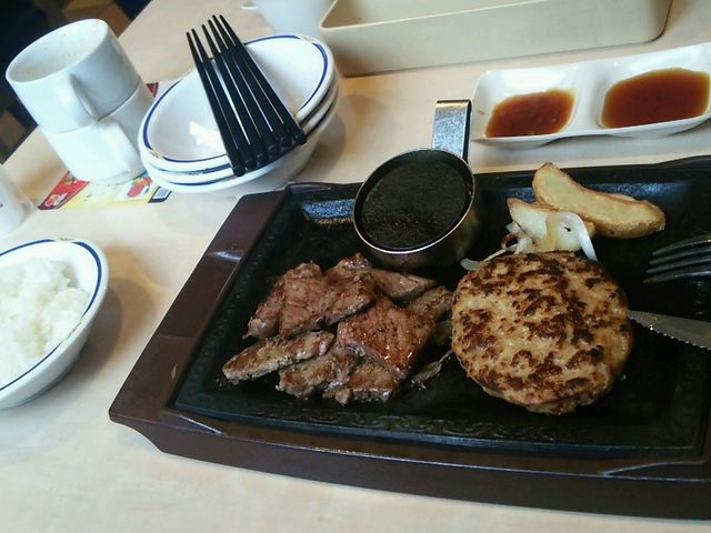 ステーキ&ハンバーグ_ガスト 神戸白川台店